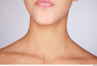 Suleika neck 0002.jpg